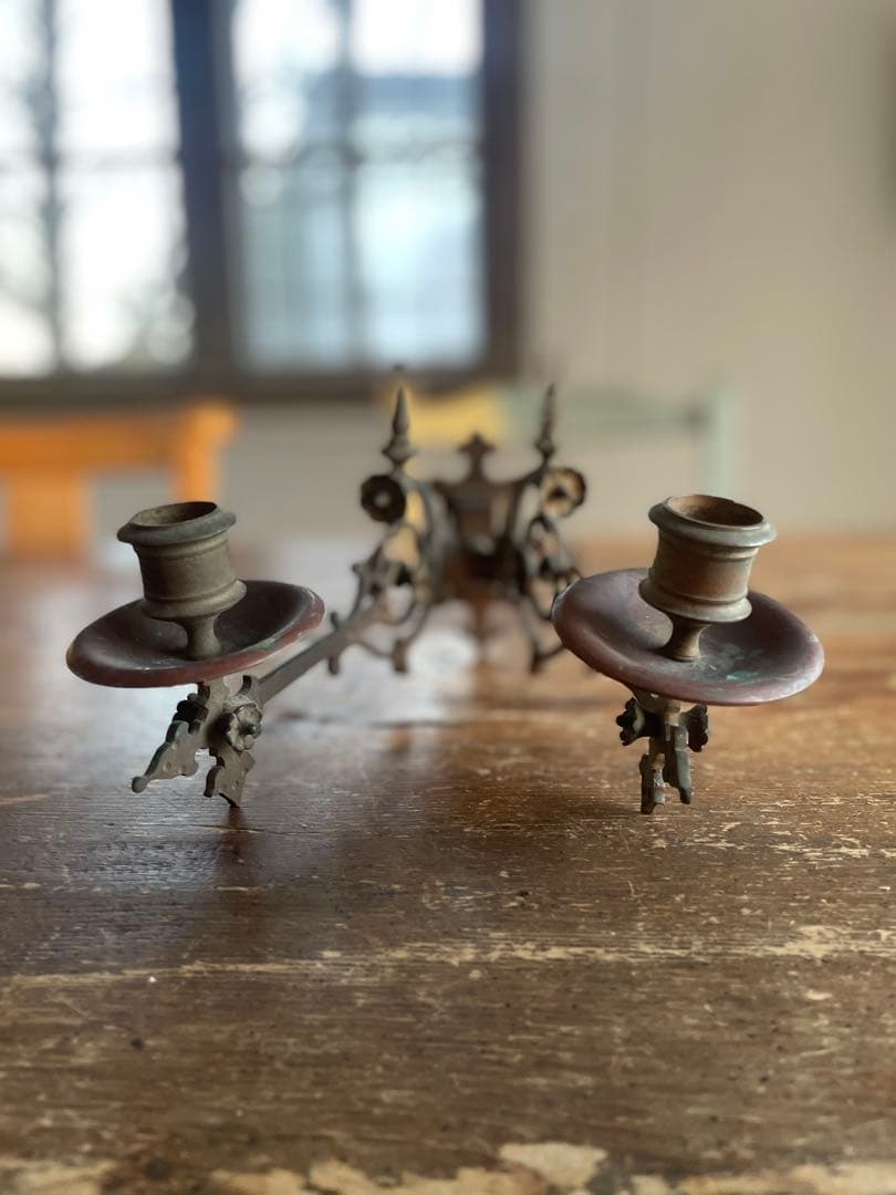 100年以上前 美しい装飾の燭台