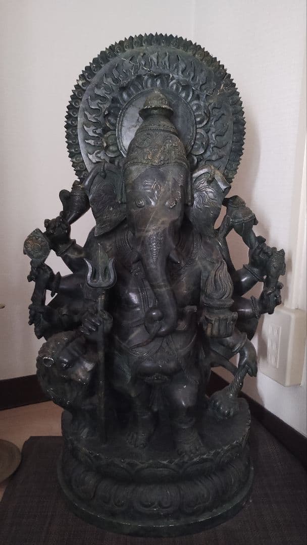 【極上・希少】インド直輸入 ガネーシャ像（天然クロライト石）