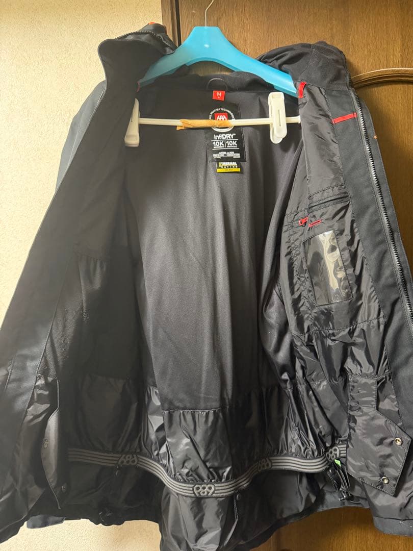 スノーボードウェア686