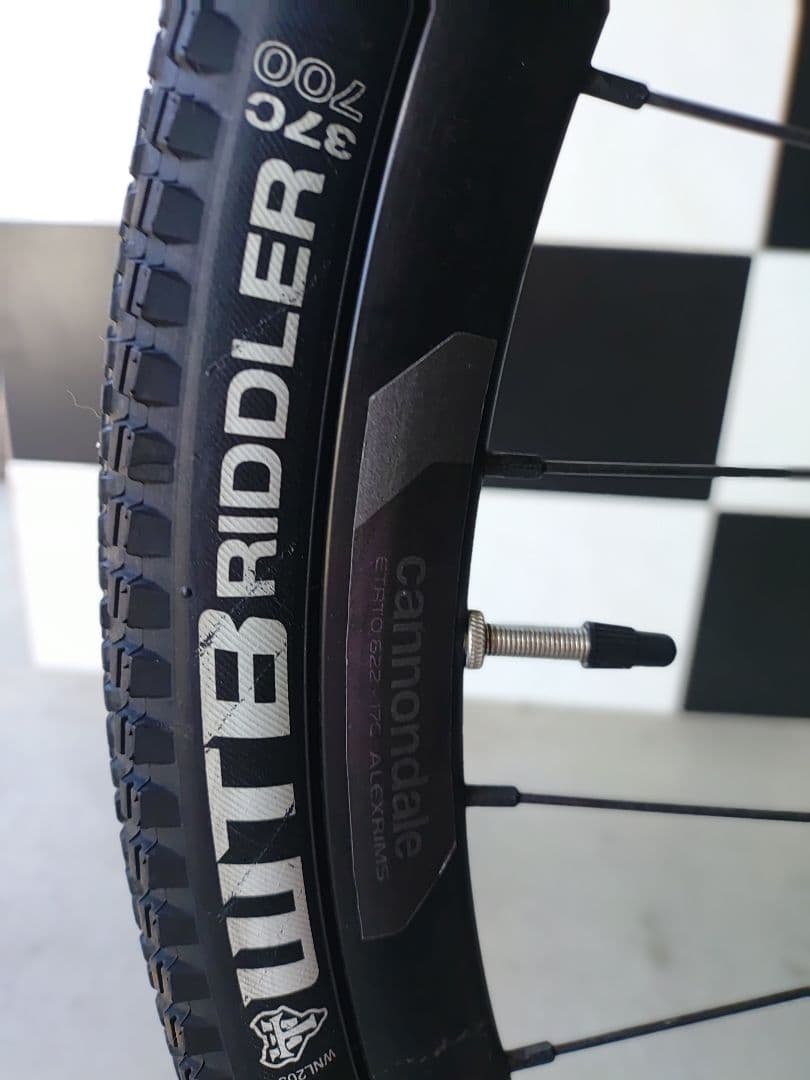 軽量 クロス CANNONDALE キャノンデール アシスト QUICK NEO