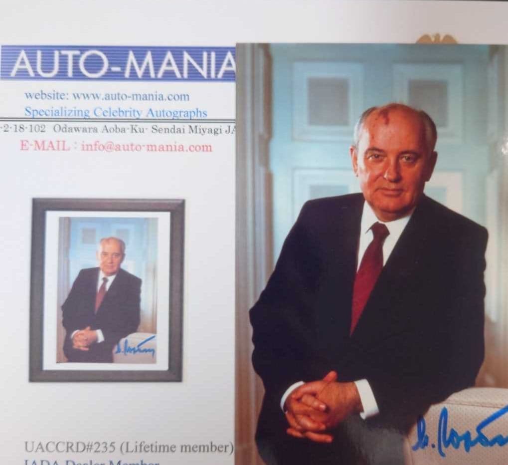 貴重　直筆証明書付　ゴルバチョフ　大統領　直筆　サイン　入り写真