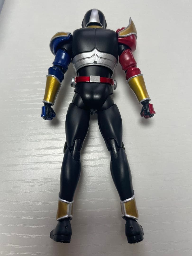 ゼ*ロ様 真骨彫 仮面ライダーアギト トリニティフォーム S.H.Figuart