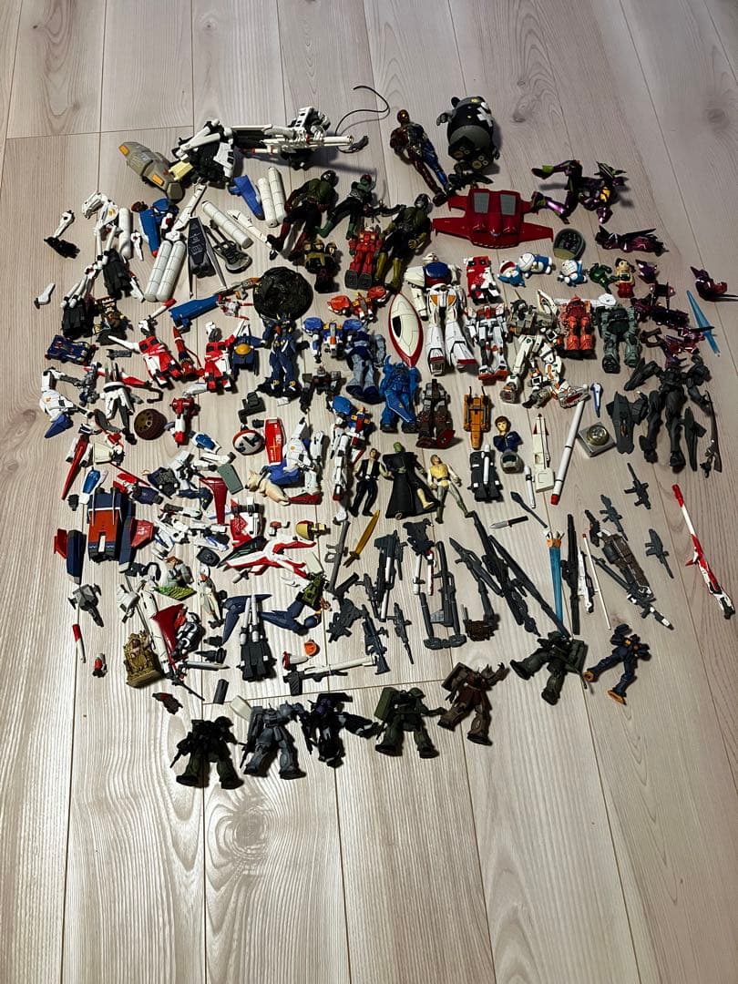 【ジャンク品】フィギュア、食玩等、約4〜5kg