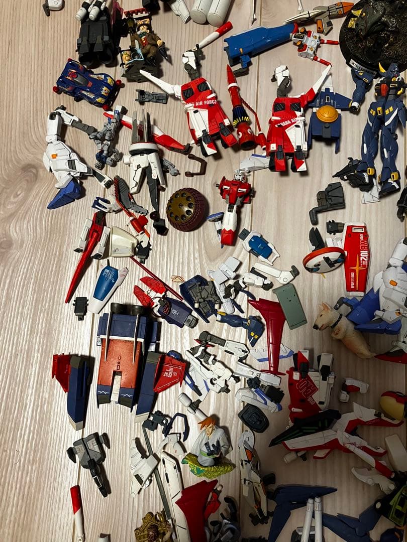 【ジャンク品】フィギュア、食玩等、約4〜5kg