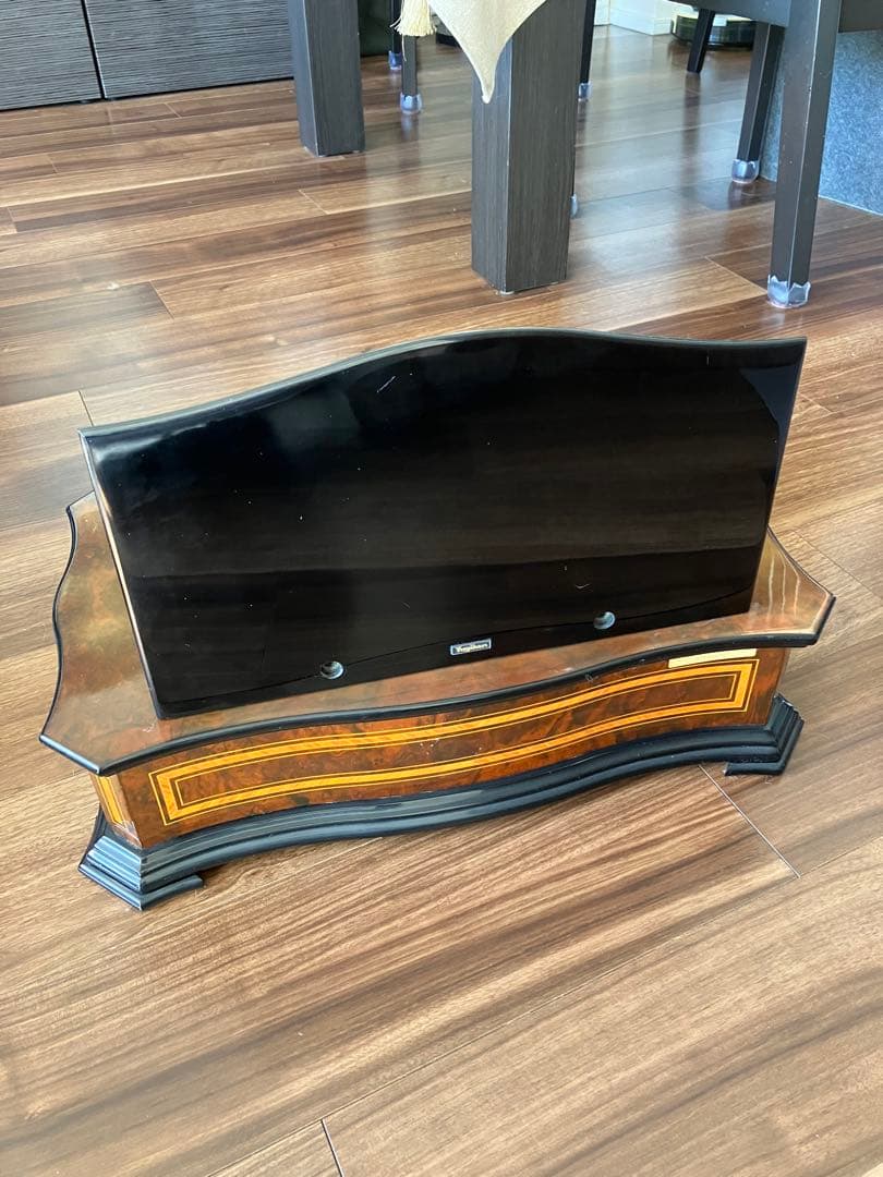 木製装飾引き出し付き家具