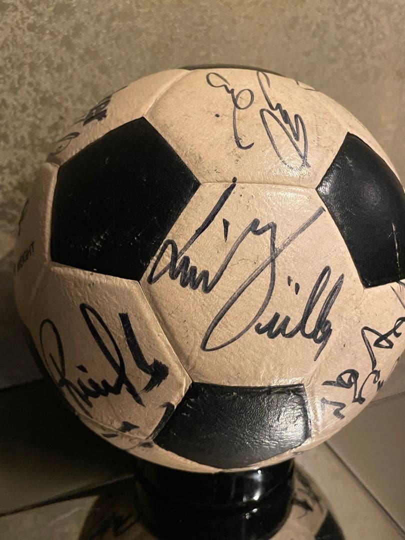 最終値下　Jリーグガンバ大阪サイン入りサッカーボール　1993年