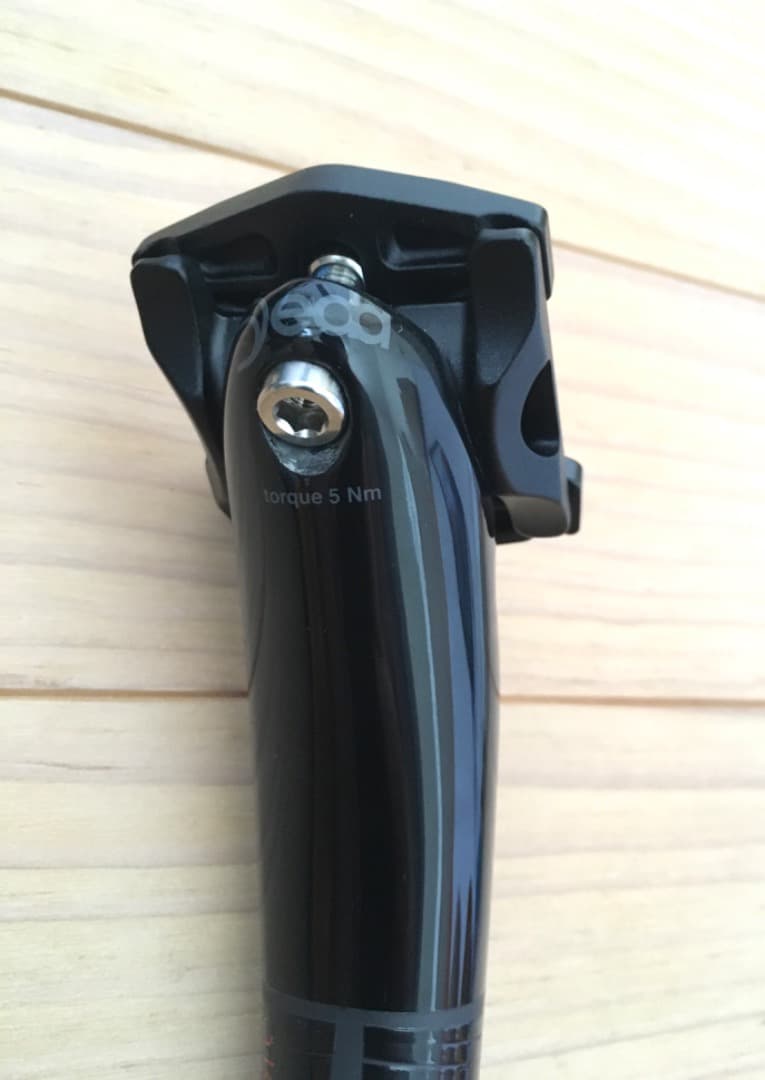 セライタリア SLR サドル　DEDA カーボンシートポストセット