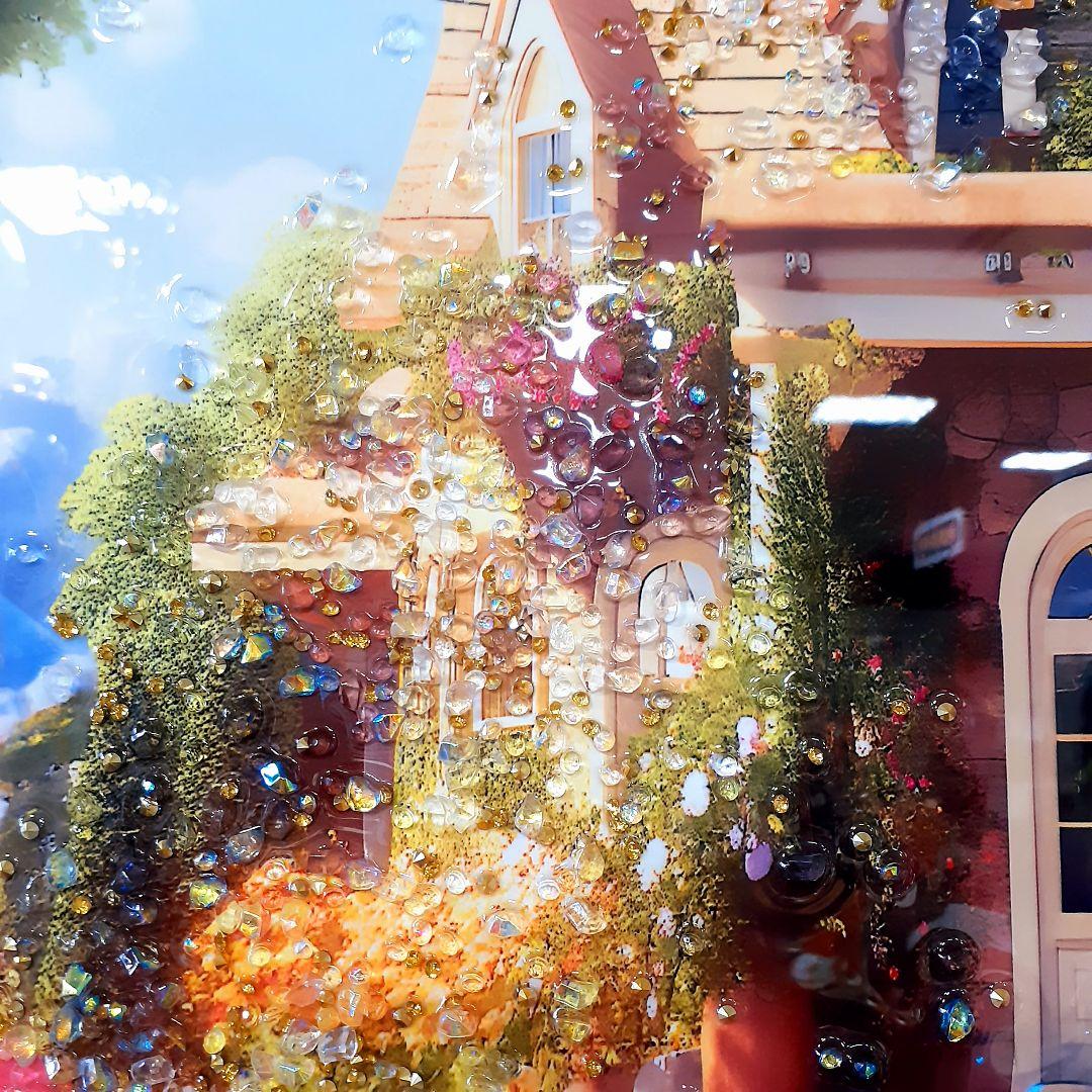 輸入雑貨　天然水晶石　『ヨーロッパ郊外・山奥の家』　クリスタルアート　ゴールド縁