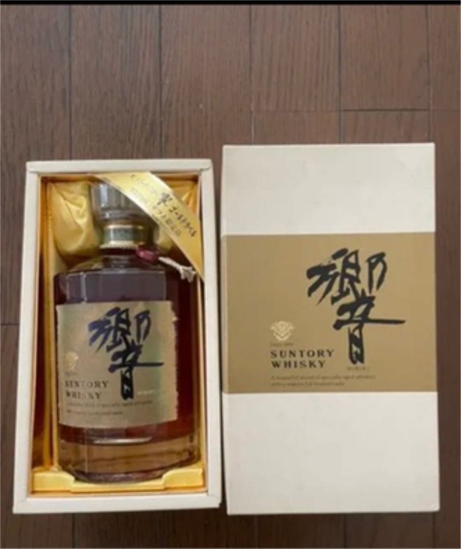 サントリー 響 750ml　ゴールドラベル