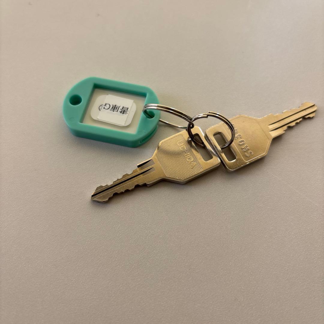 ホワイトスライドドアキャビネット(スチール製)