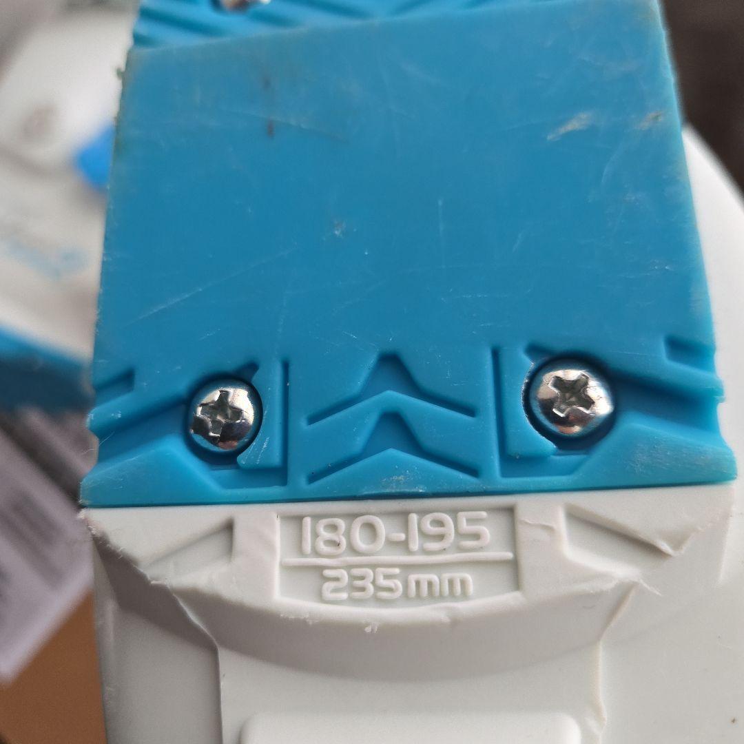 ジュニアスキーブーツ