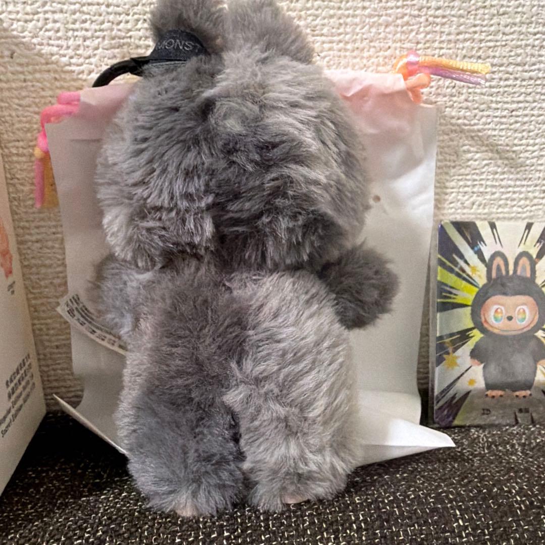 m*y様 labubu ラブブ Big into energy エナジー 本我