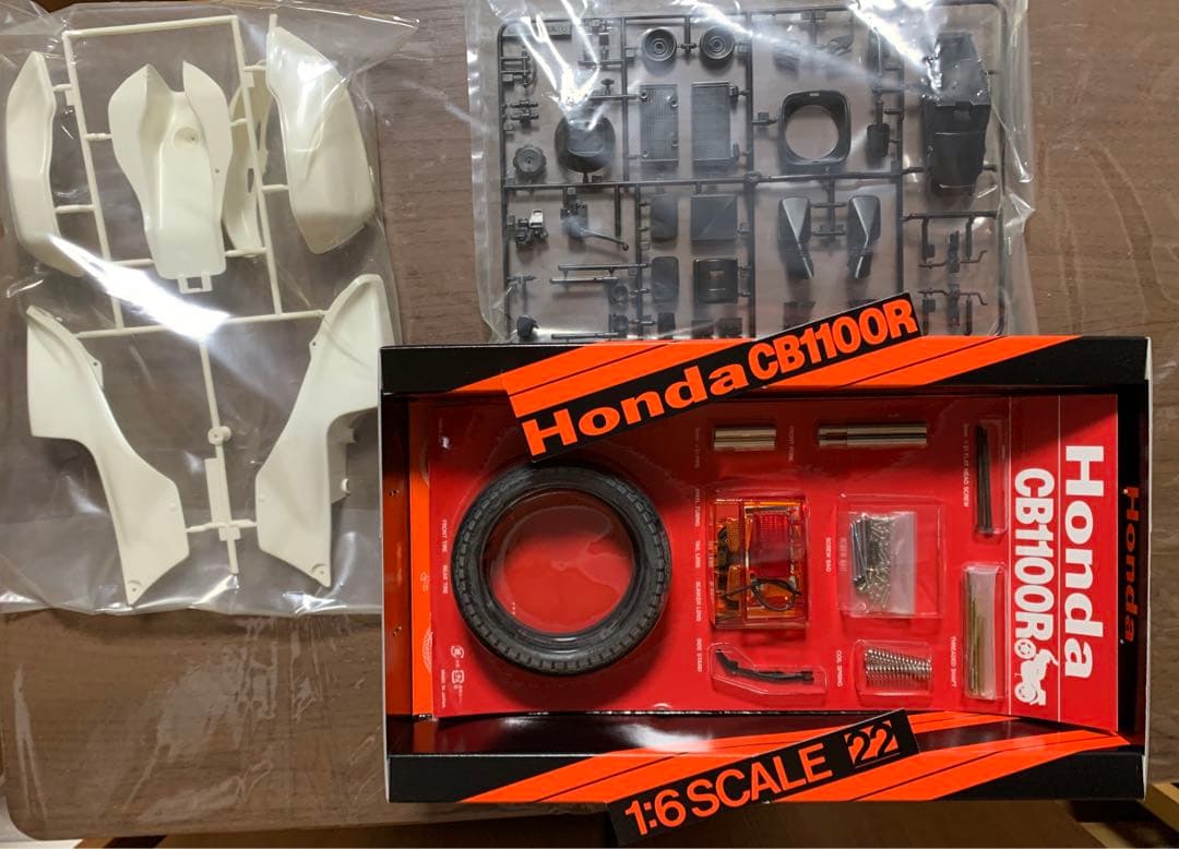 オートバイ・バイク TAMIYA 1/6 ITEM 16022 Honda CB1100R