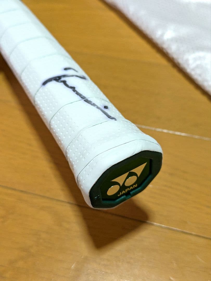 べんさま専用EZONE 98 LIMITED EDITION大坂なおみサイン入り