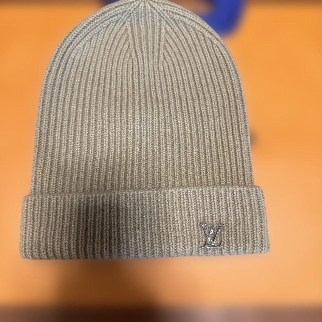 1月末まで値下げです　Louis Vuitton ニット帽 2色セット
