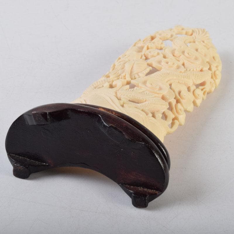 中国　獣骨製　雲龍透かし彫　硯屏　置物　唐木台付　N　9110