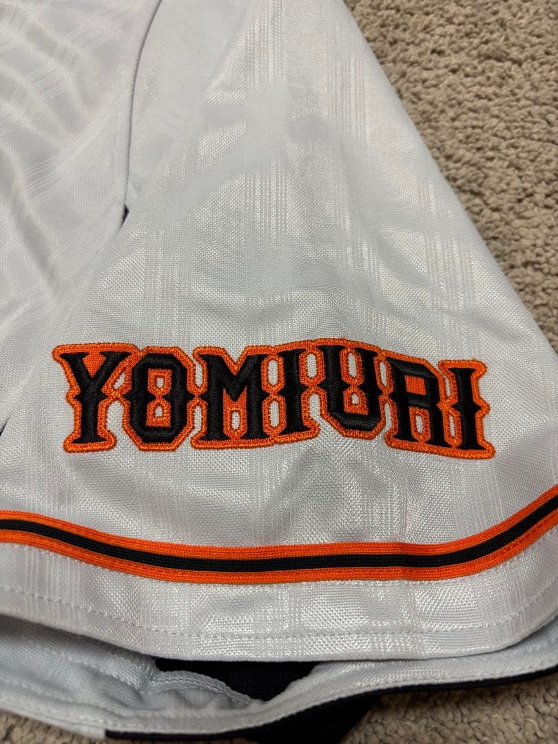 読売巨人軍　ジャイアンツ　アディダス　ユニフォーム