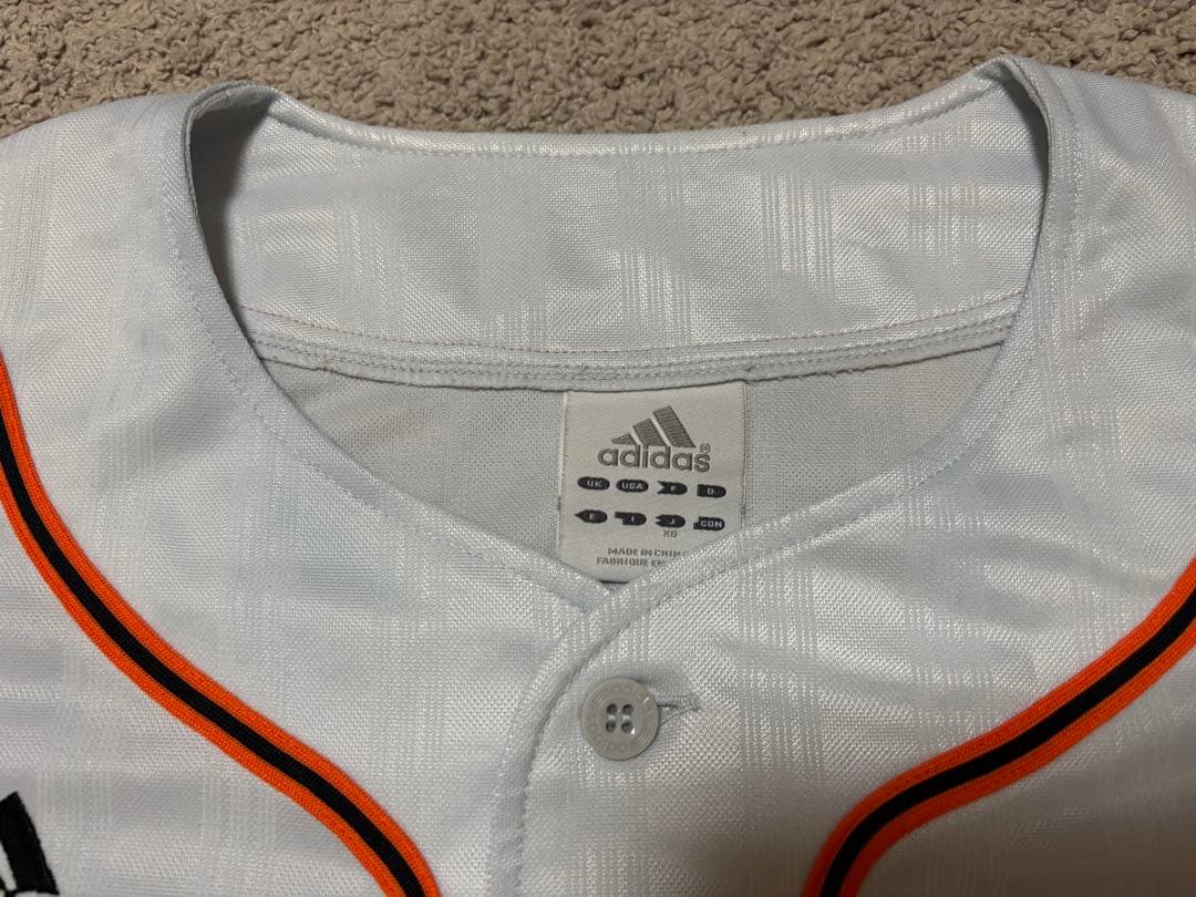 読売巨人軍　ジャイアンツ　アディダス　ユニフォーム