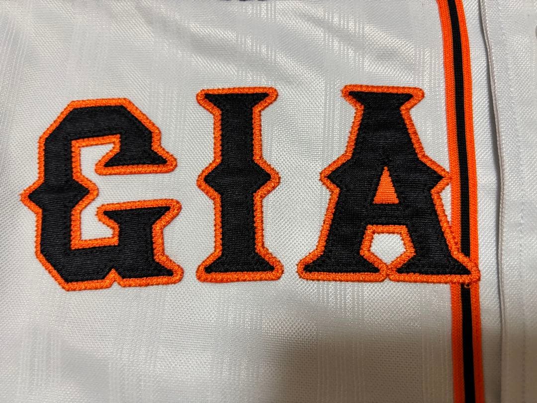 読売巨人軍　ジャイアンツ　アディダス　ユニフォーム