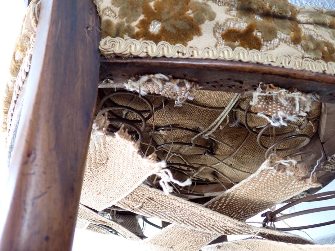 英国アンティーク ヴィクトリアン バルーンバックチェア 猫脚 彫刻 クラシック