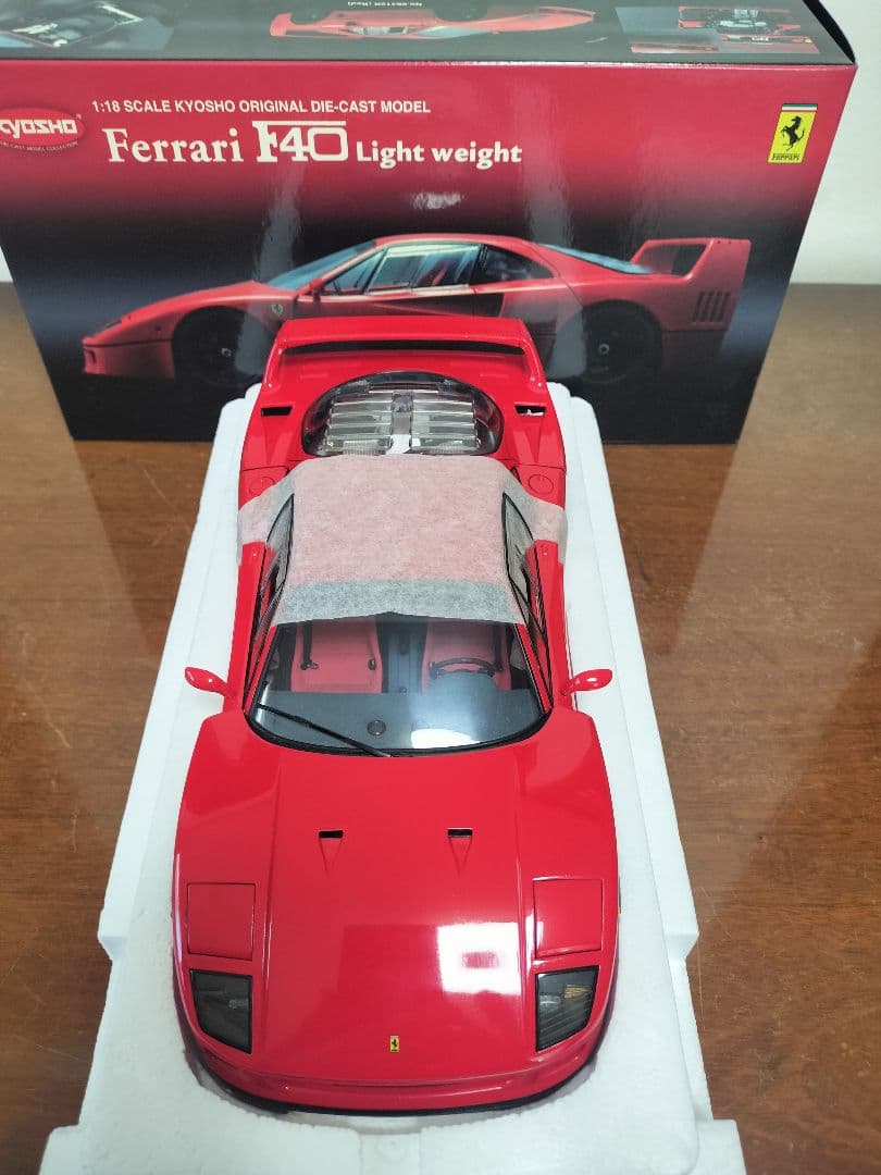 京商1/18フェラーリF40ライトウエイト（レッド）