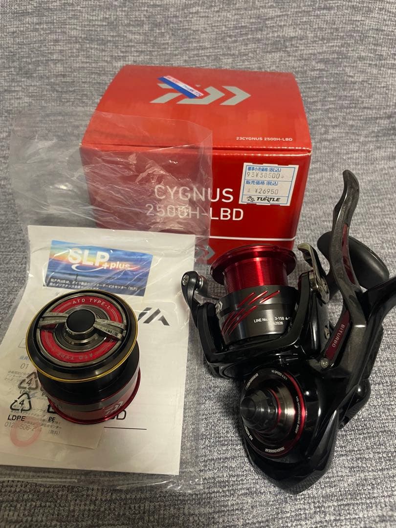 CYGNUS 2500H-LBD リール　22トーナメント競技スプール付