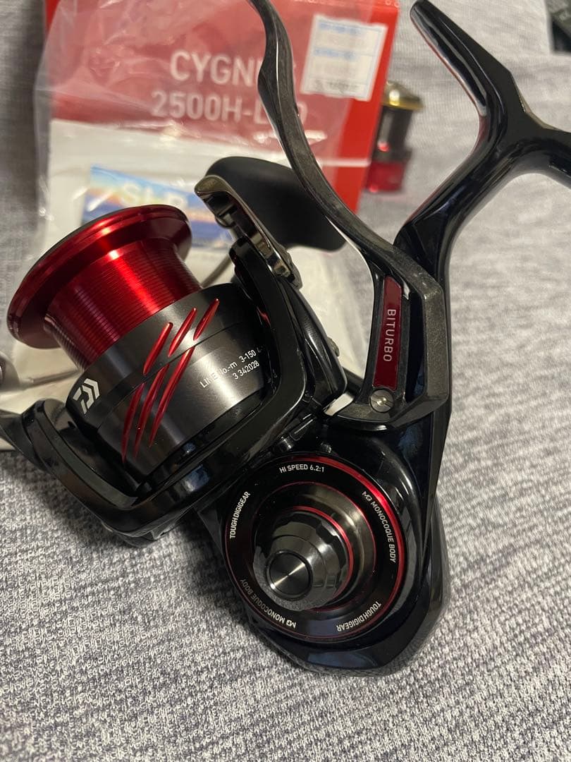 CYGNUS 2500H-LBD リール　22トーナメント競技スプール付