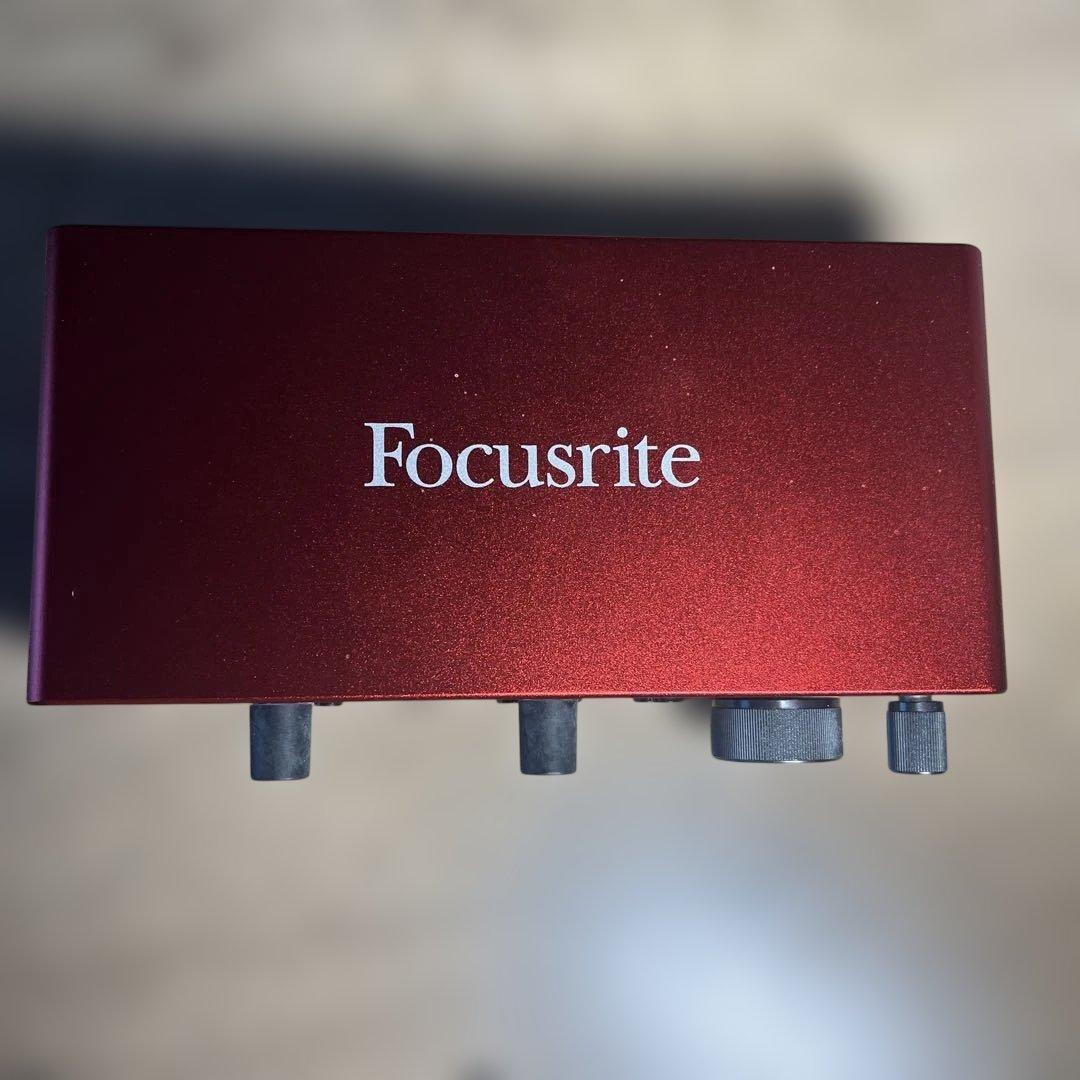 Scarlett 2i2 (gen. 3)箱付き