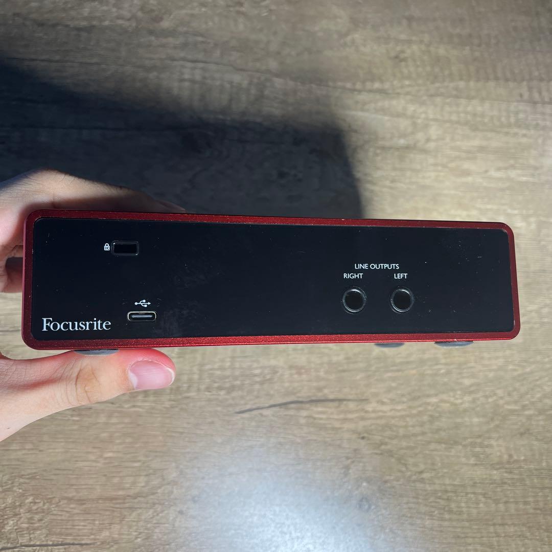 Scarlett 2i2 (gen. 3)箱付き