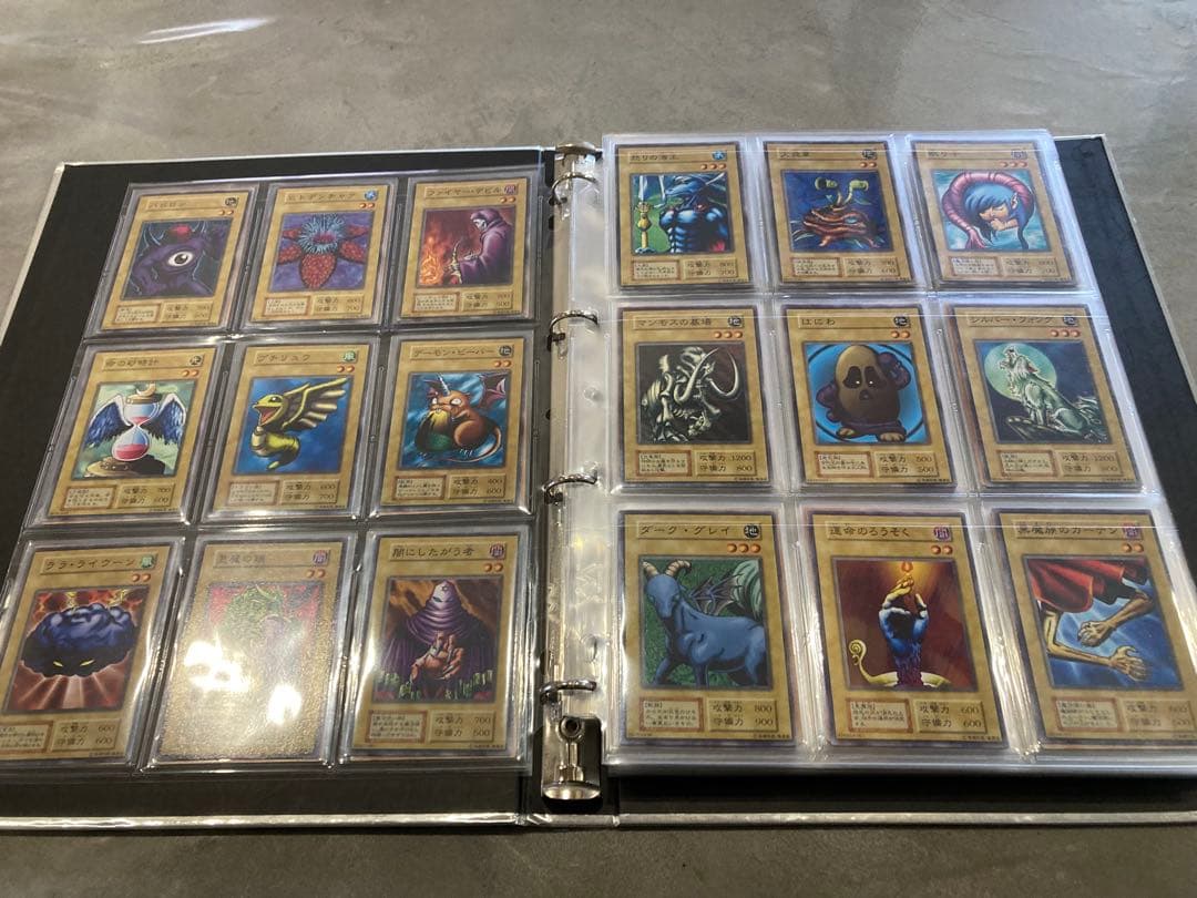 な*ん様 遊戯王　初期　ノーマル　まとめ売り　ファイルつき