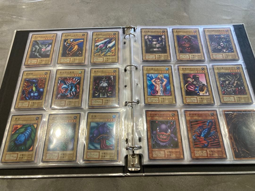 な*ん様 遊戯王　初期　ノーマル　まとめ売り　ファイルつき