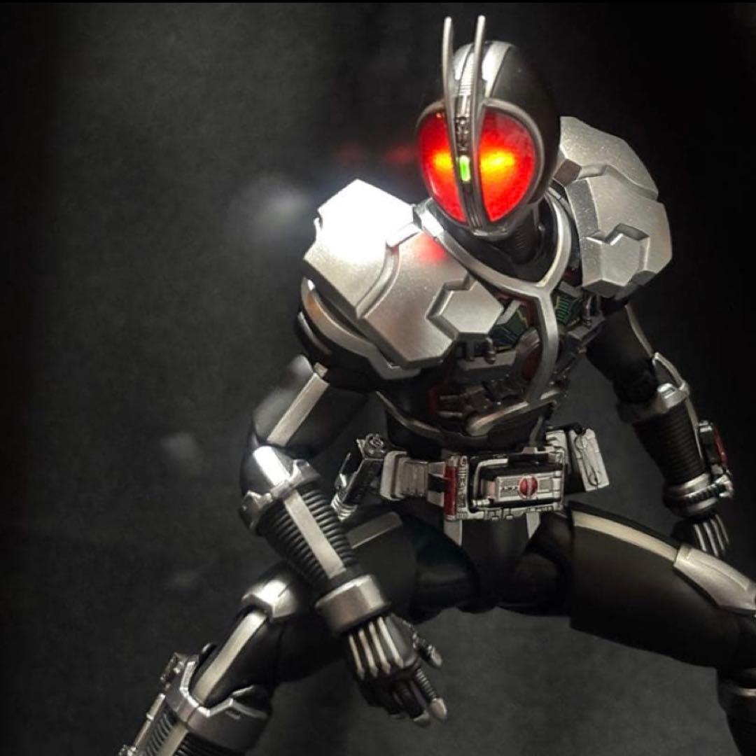 発光改造済　真骨彫　仮面ライダーファイズ　アクセルフォーム　ファイズアクセル