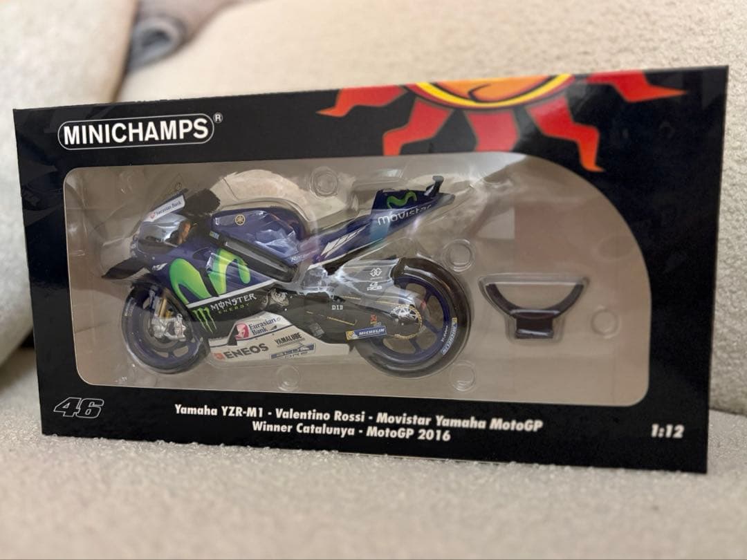 ヤマハ YZR-M1 Valentino Rossi 1:12