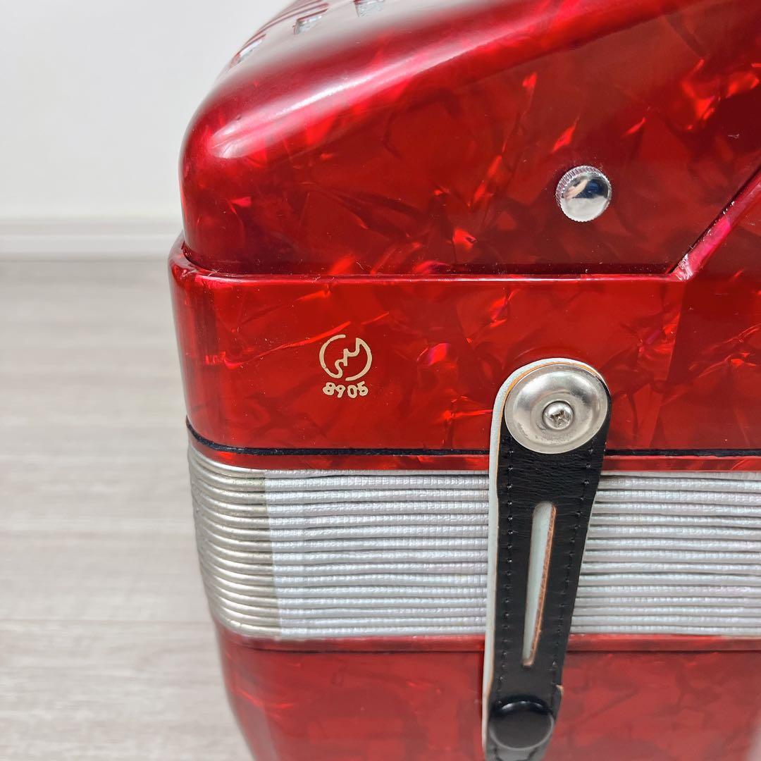 ★美品★YAMAHA ヤマハ アコーディオン 32鍵盤 8905 ケース付　鍵