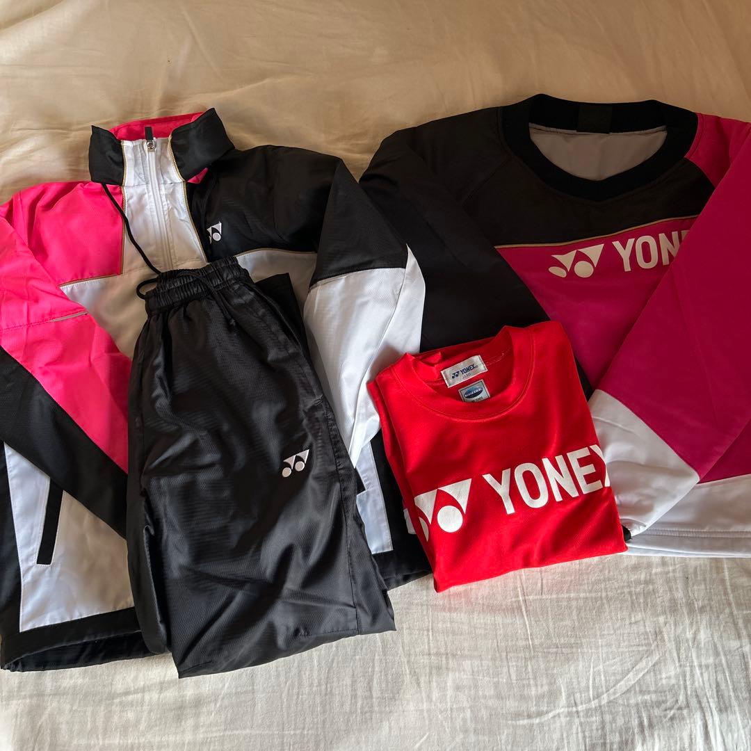 11/24までの出品ですYONEX 130cm ウィンドブレーカー上下　ピステ