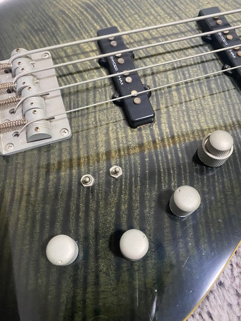 ベース CLIVE Sanctus M400