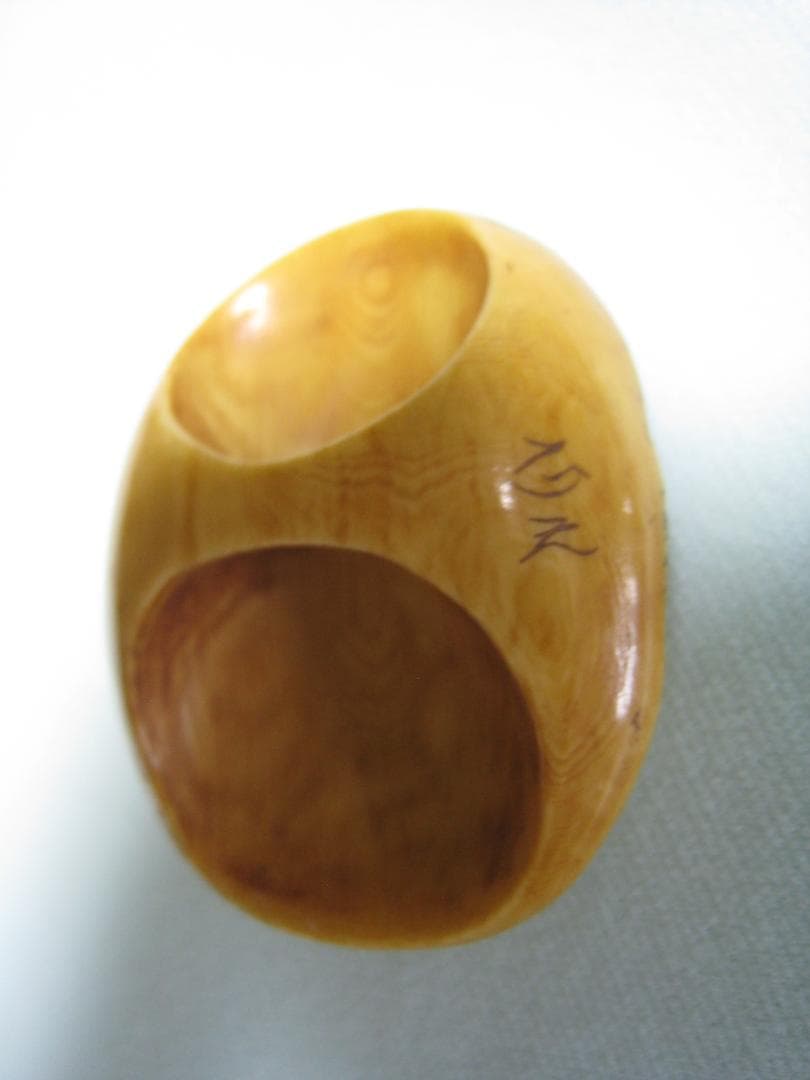 牙彫り　　おかめ　おたふく時代根付　　幸せの象徴