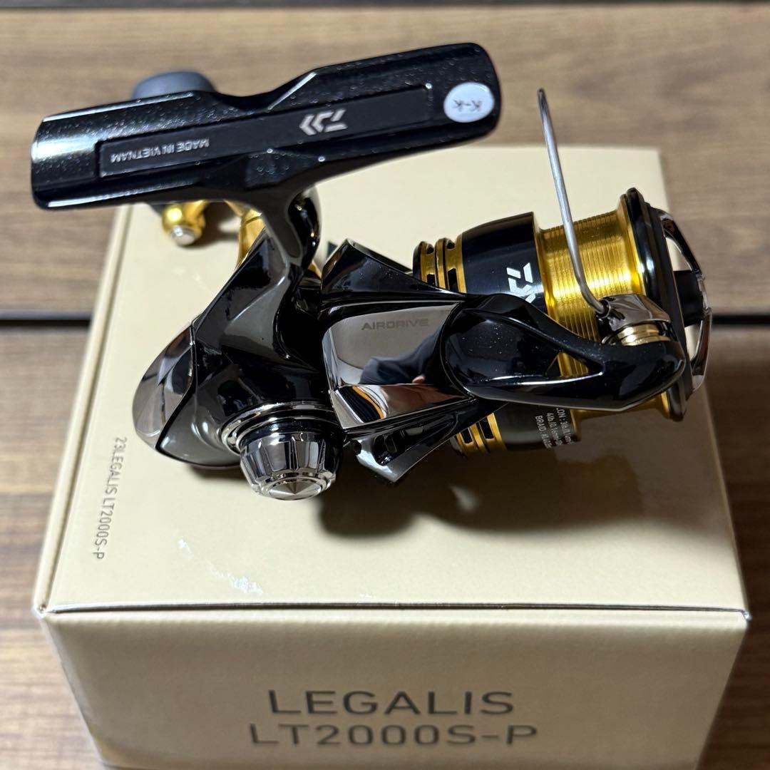 【美品】ダイワ 23 レガリス LT2000S-P スピニングリール