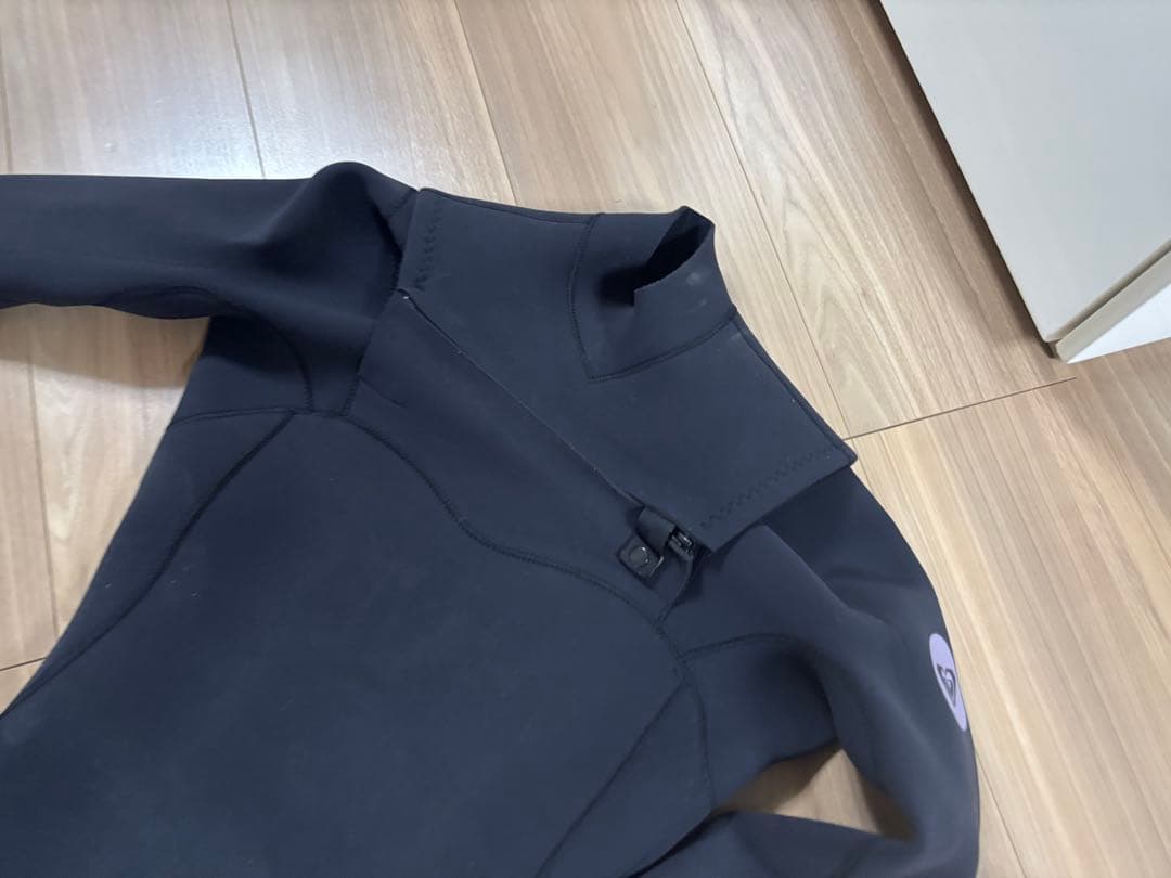 ★購入10万・美品★お洒落　可愛い　ロキシー　フルスーツ　ウエットスーツ