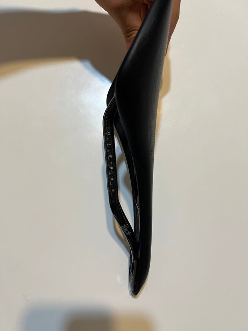 エスワークス S-WORKS TOUPE 143mm カーボン サドル