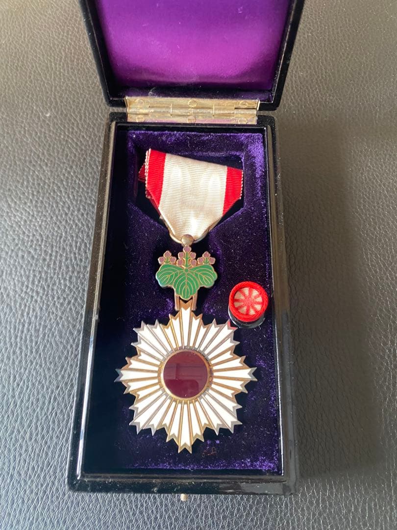 e*a様 回天型文鎮　勲五等単光旭日章　勲章