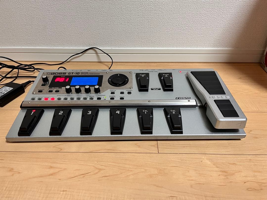 BOSS GT-10 ギターエフェクター（ケース付き）