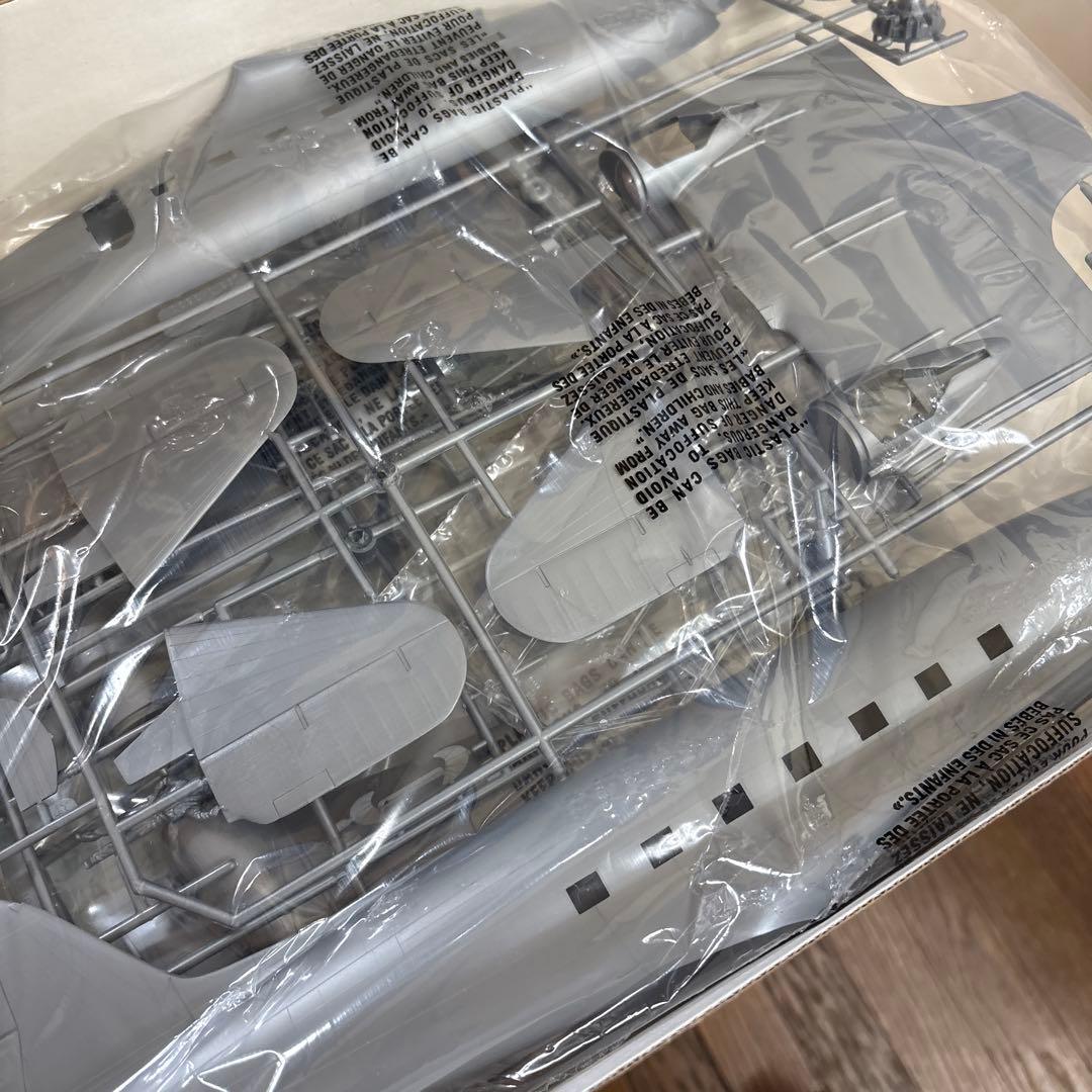 プラモデル　ニッペリ航空1:48ノスタルジックコレクションDC-3