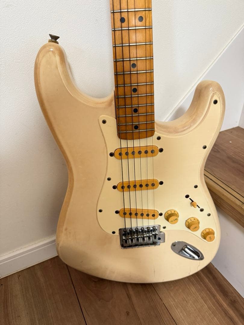 Fender Squier Stratocaster ホワイト エレキギター
