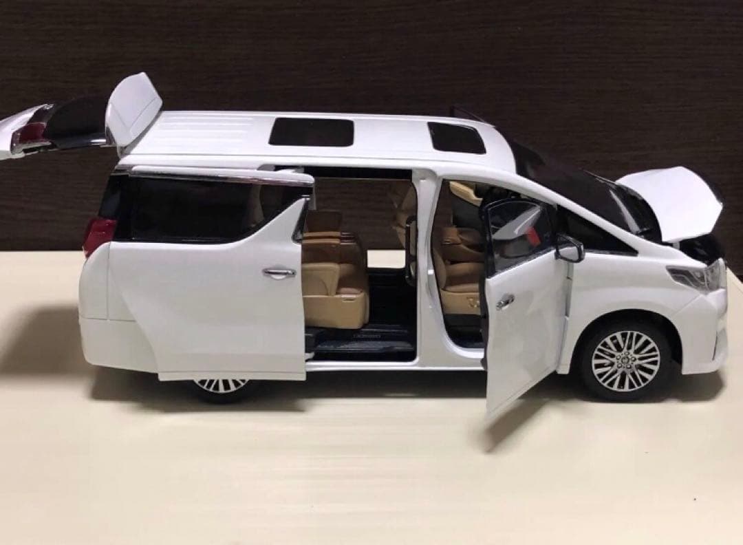 雄*じ様 1/18 トヨタ アルファード 30前期 3.5 V6 GF Keng