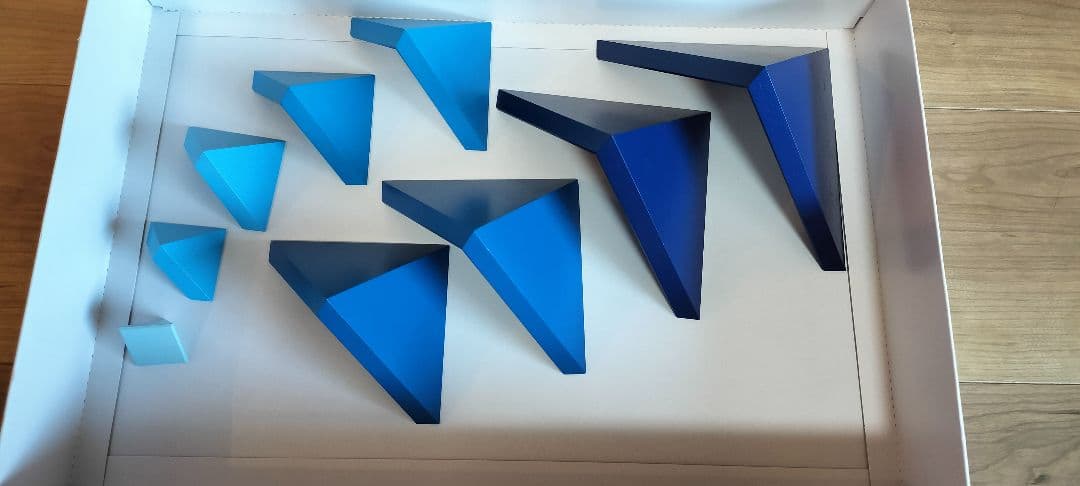 Naef ネフ社　チョープ CHEOP（青） 廃番品