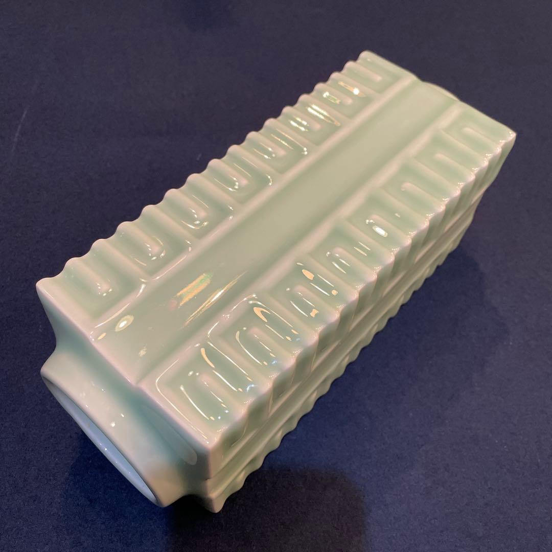 「平戸焼」青磁【横石 嘉助】(造)の『算木 花入』共箱　※美品　花器　花入　花瓶