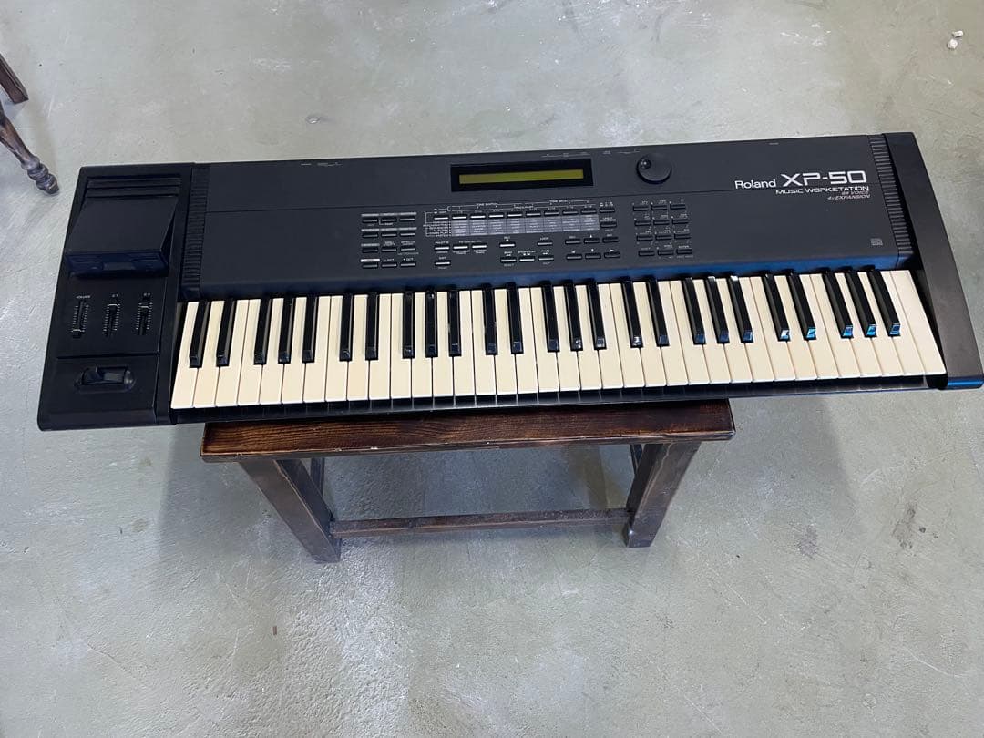 Roland XP-50 シンセサイザー