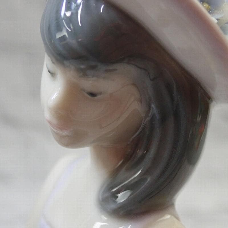 RU-6394 リヤドロ 人形 5645 「少女エリザベス」フィギュリン