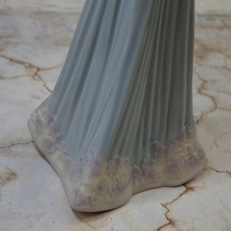 RU-6394 リヤドロ 人形 5645 「少女エリザベス」フィギュリン